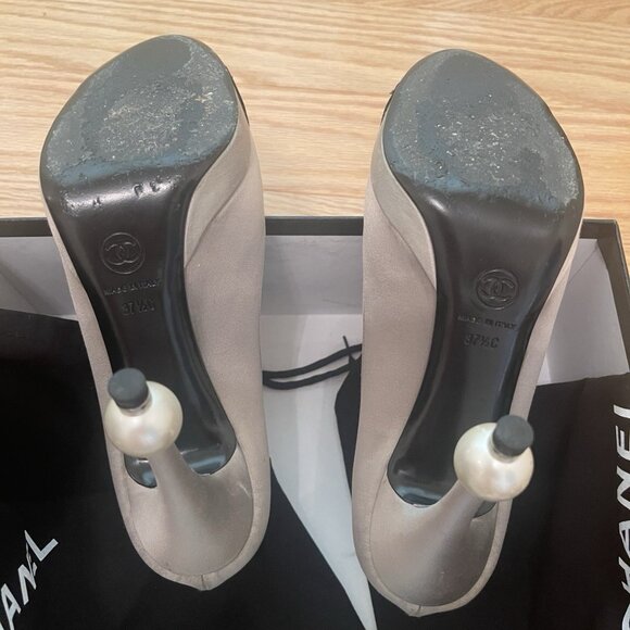 CHANEL Black Leather Satin Pumps Heels - Picture 10 of 15